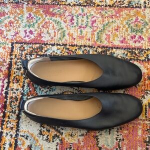 Everlane Day Glove black leather flats size 9